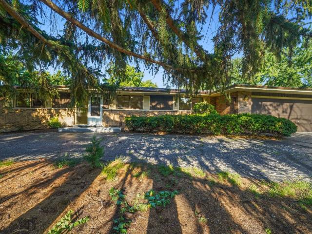House for sale in Hickory Hills, Illinois