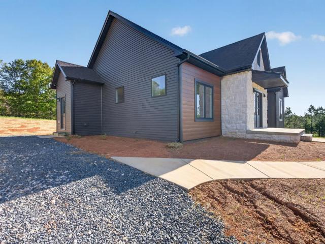 House for sale in Stonewall, Appomattox