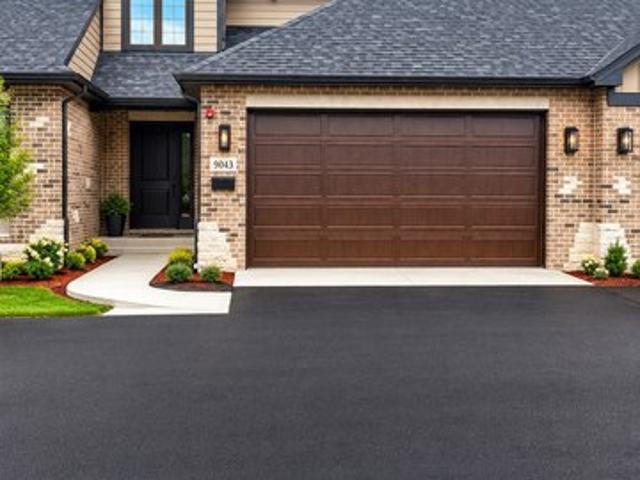 Townhouse for sale in Palos Hills, Illinois
