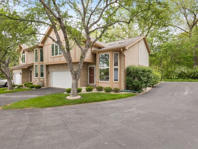 Townhouse for sale in Willow Springs, Illinois