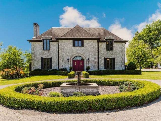 House for sale in Creal Springs, Illinois