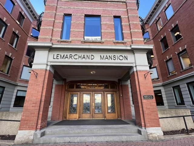 Apartment for sale in Wedgewood, Alberta
