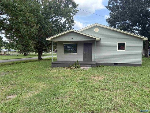 House for sale in Bridgeport, Alabama