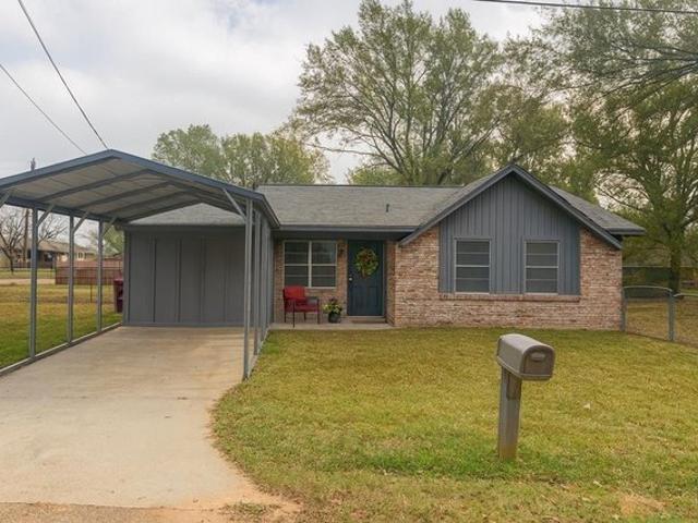 House for sale in Queen City, Texas