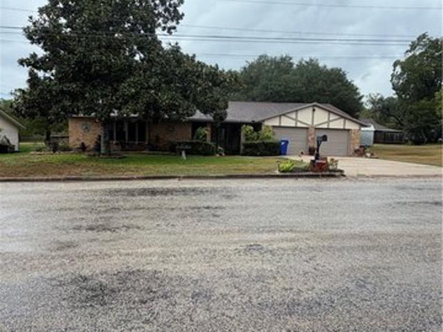 House for sale in Yoakum, DeWitt County