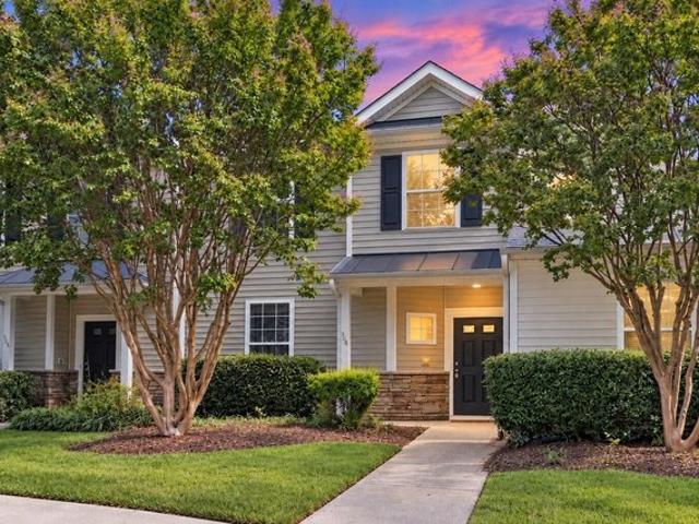 Townhouse for sale in Auburn Square, Durham