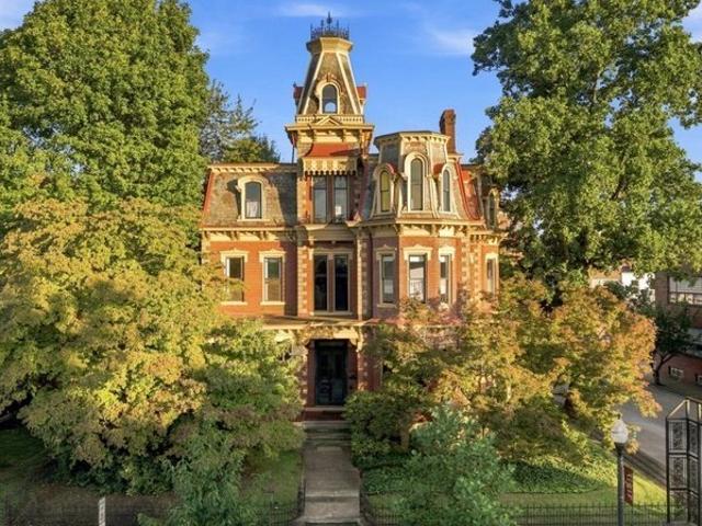 House for sale in Parkersburg, West Virginia