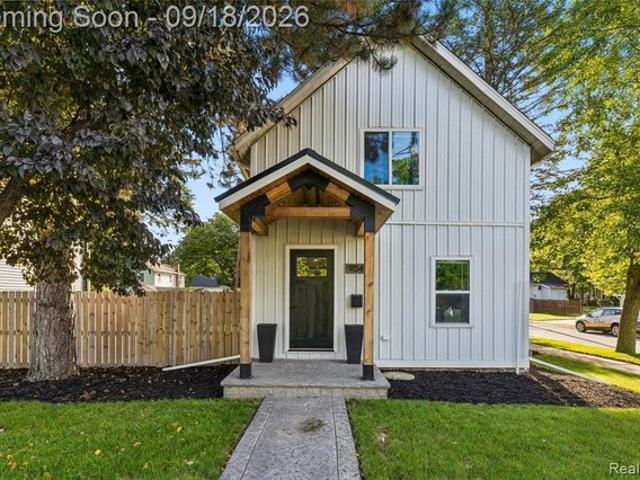 House for sale in Lapeer, Lapeer County