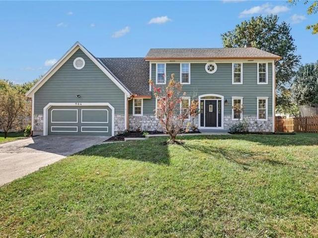 House for sale in Blue Springs, Jackson County