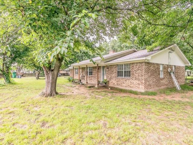 House for sale in Tioga, Texas