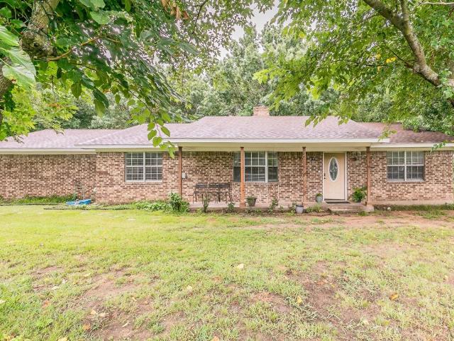 House for sale in Tioga, Texas