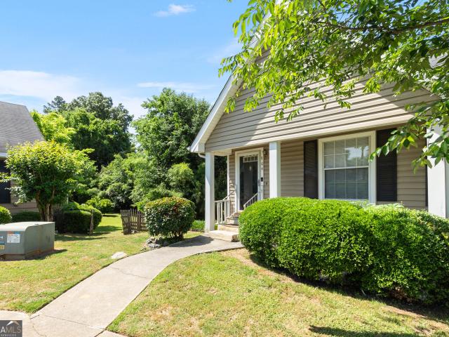 Townhouse for sale in Macon
