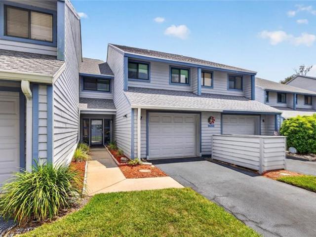 Townhouse for sale in Seminole, Florida