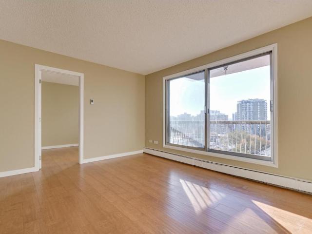 Apartment for sale in Wedgewood, Alberta