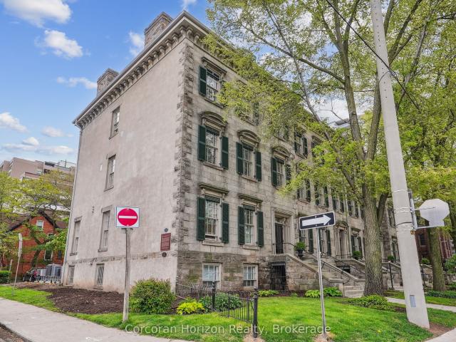 Condo for sale in Ancaster, Ontario