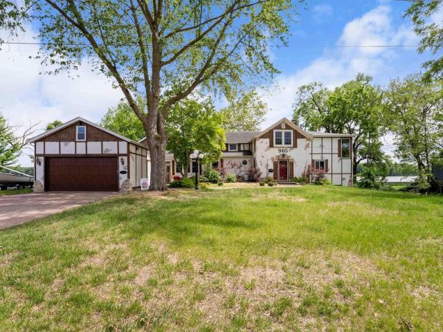 House for sale in Camanche, Iowa
