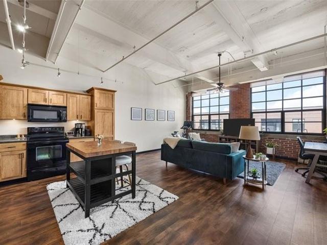 Condo for sale in Linn, Iowa
