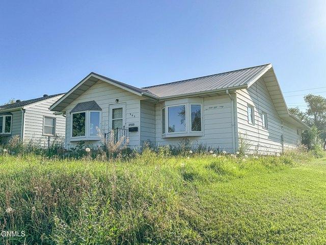 House for sale in Jamestown, North Dakota