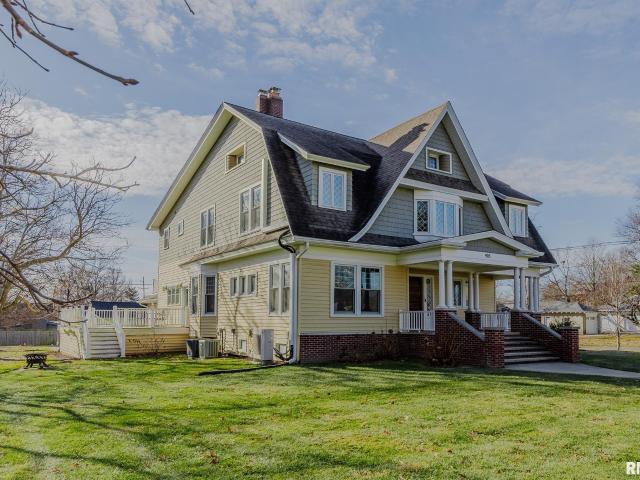 House for sale in Carlinville, Illinois