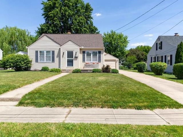 House for sale in Washington, Illinois