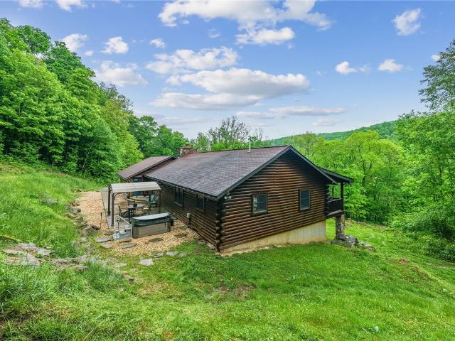 House for sale in Indian Head, Pennsylvania