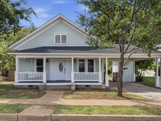 House for sale in Brownwood, Texas