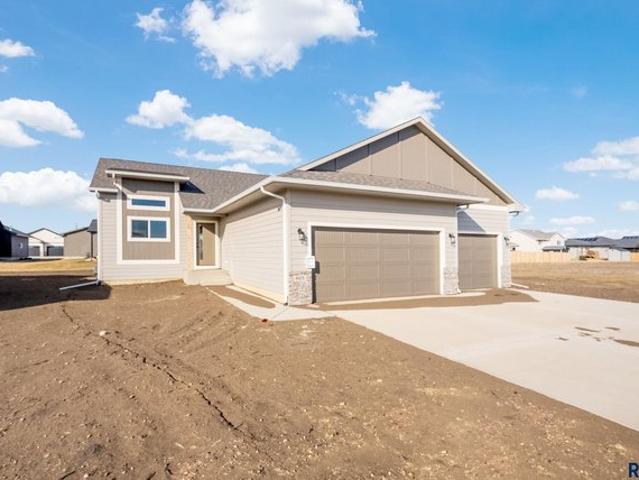 House for sale in Lennox, South Dakota
