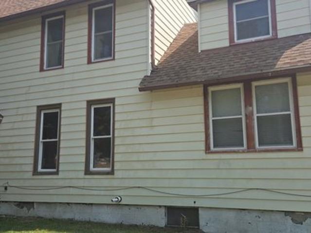 House for sale in Clinton, Iowa