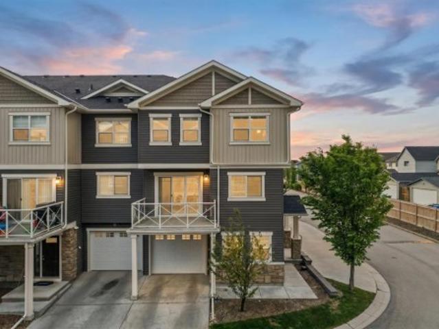Townhouse for sale in Northwest, Alberta