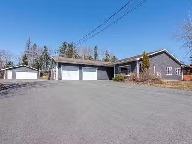 House for sale in Beaver Bank, Nova Scotia