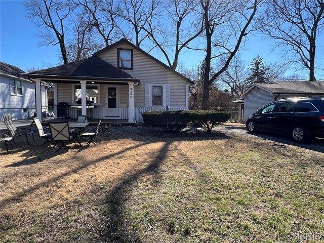 House for sale in Saint John, Missouri