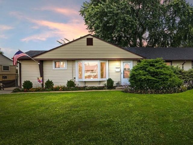 Townhouse for sale in Hometown, Illinois