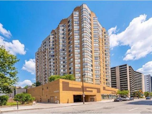 Condo for sale in City Centre, Windsor