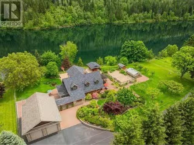 House for sale in Shoreacres, British Columbia