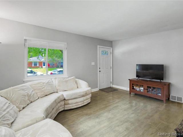 House for sale in Jeffersonville, Indiana