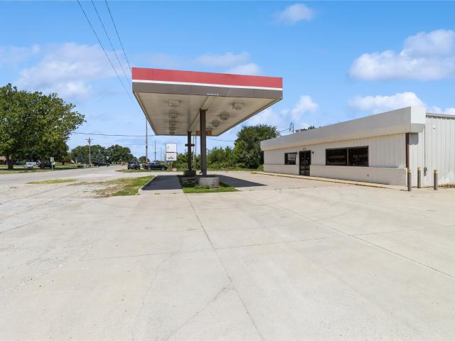 House for sale in Pleasantville, Iowa