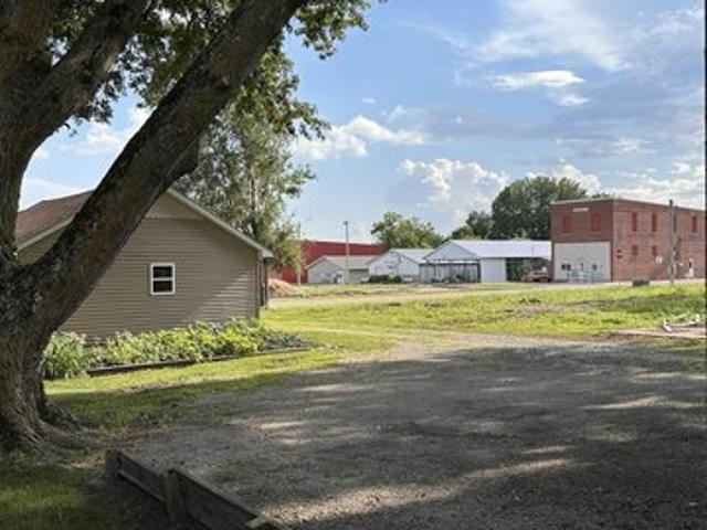 Land for sale in Batavia, Iowa