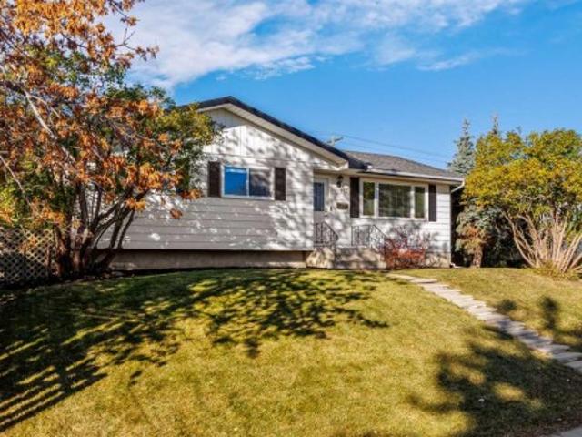 House for sale in Canyon Meadows, Calgary