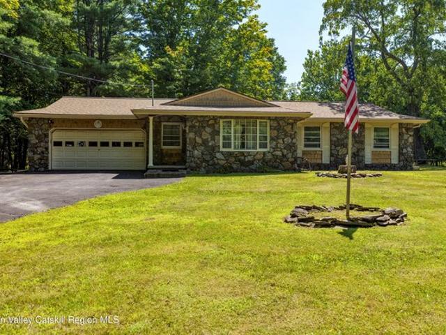 House for sale in Acra, New York