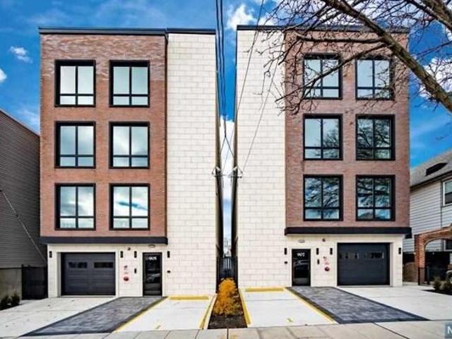 Condo for sale in Hudson, New Jersey