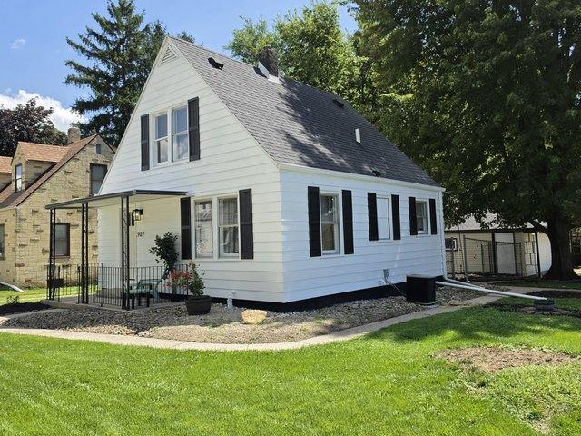 House for sale in Ottawa, Illinois