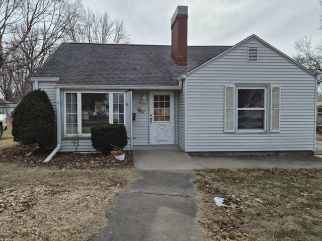 House for sale in Monmouth, Illinois