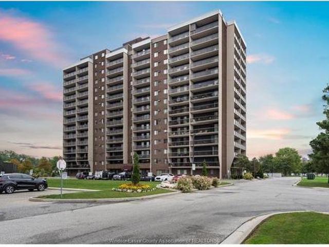 Condo for sale in Riverside, Windsor