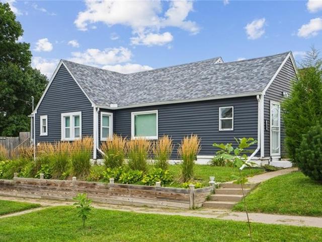 House for sale in Linn, Iowa