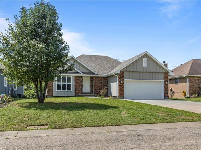 House for sale in Foxridge, Warrensburg