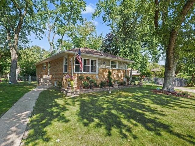 House for sale in South Holland, Illinois