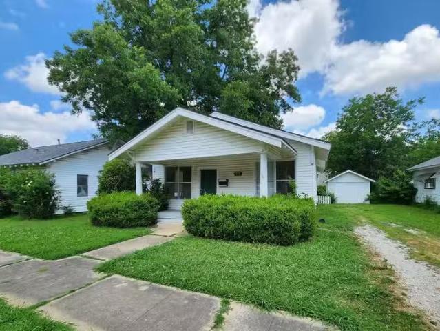 House for rent in Ada