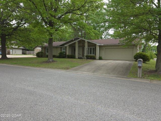House for sale in Carthage, Missouri