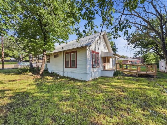 House for sale in Hamilton, Texas