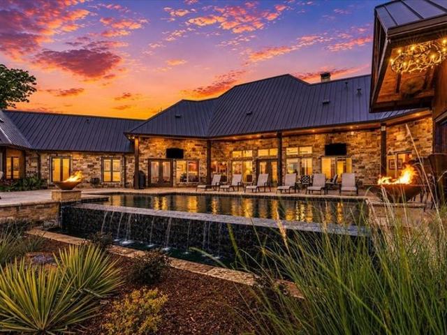 House for sale in Navarro, Texas